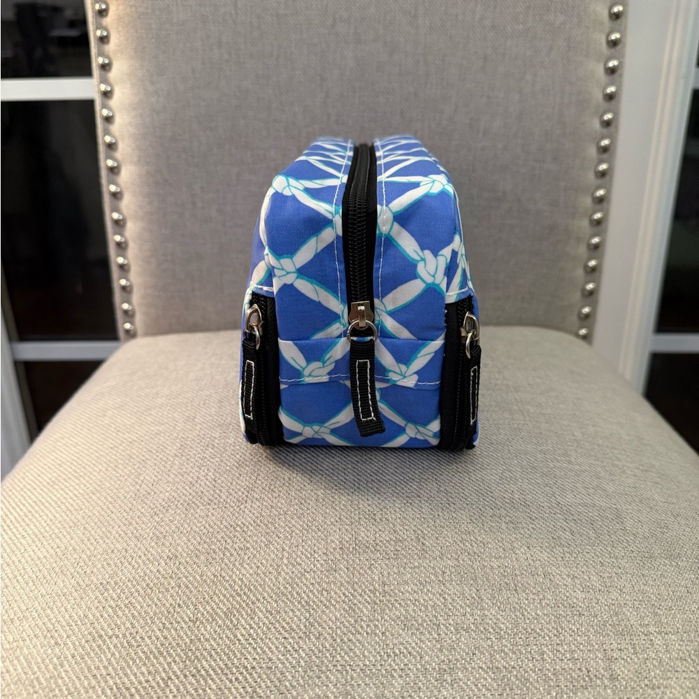 Scout “3-Way Toiletry Bag” Blue with White Rope-Link Pattern - *LIKE NEW* - Picture 2 of 7